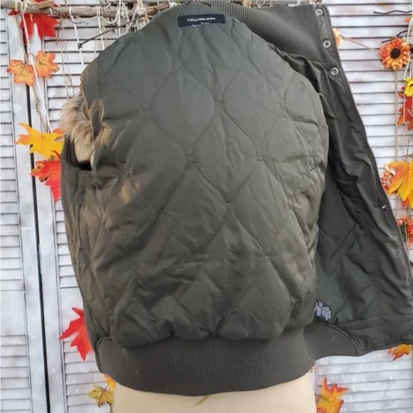 CALVIN KLEIN Hooded Faux Fur Quilted Vest - Picture 6 of 9
